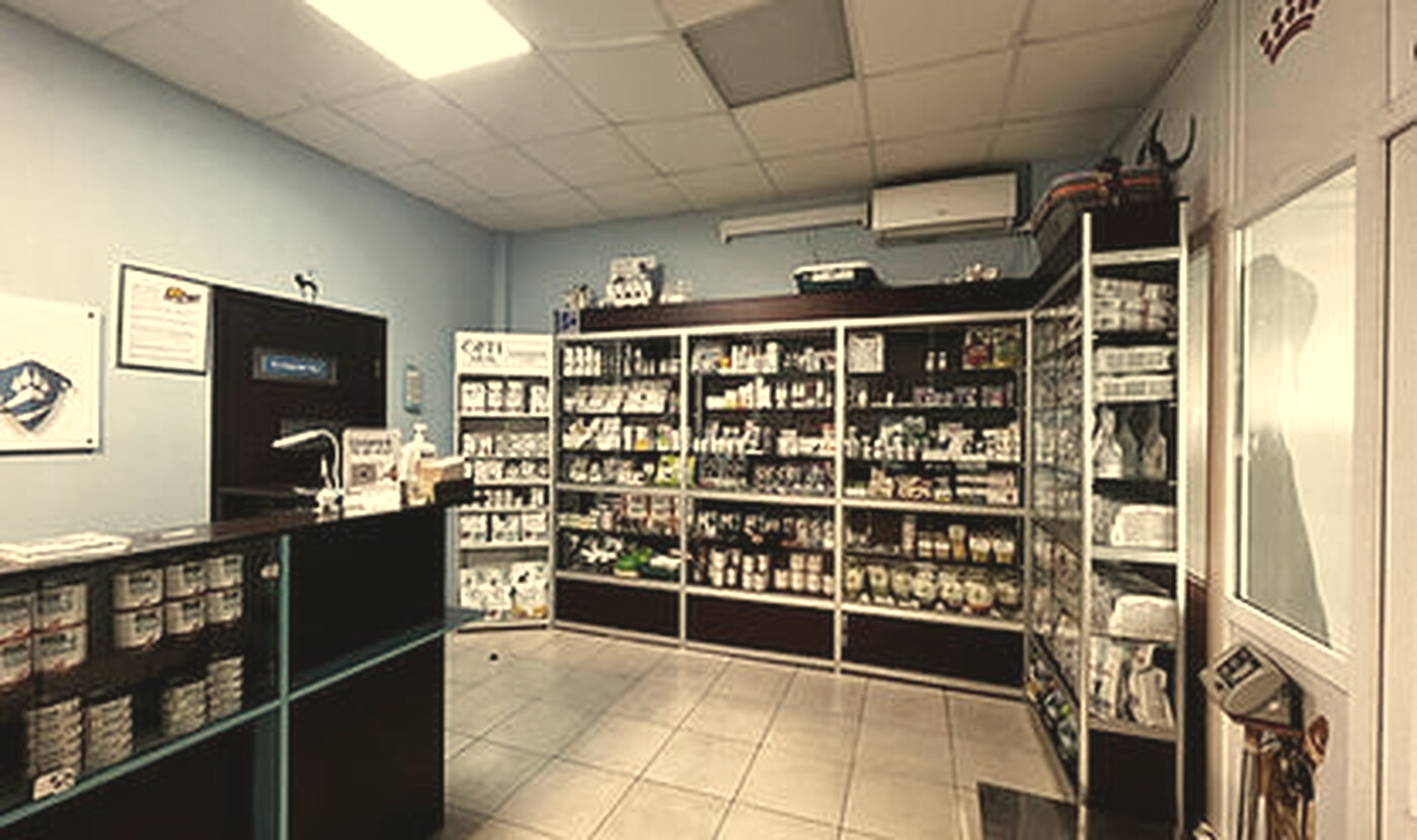 Інтер'єр ветеринарної аптеки Supervet
